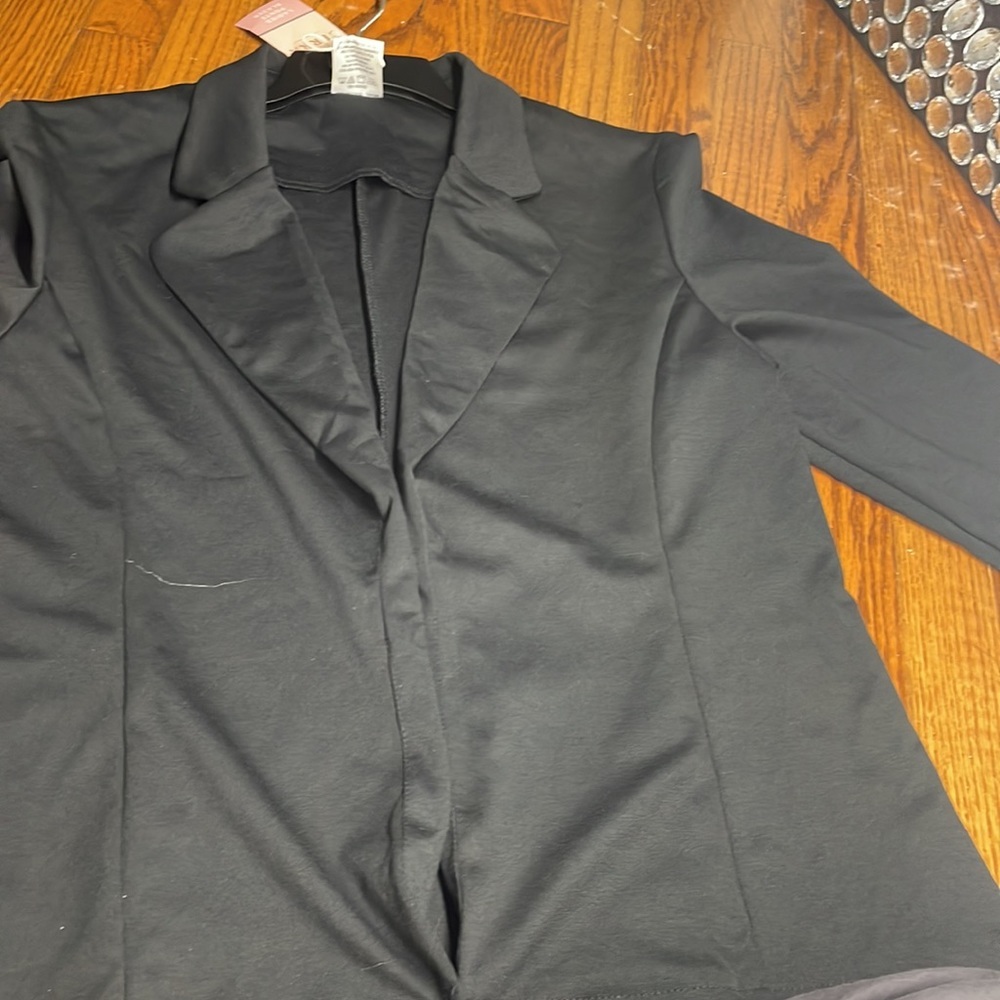 Serra Black Blazer - Picture 9 of 9